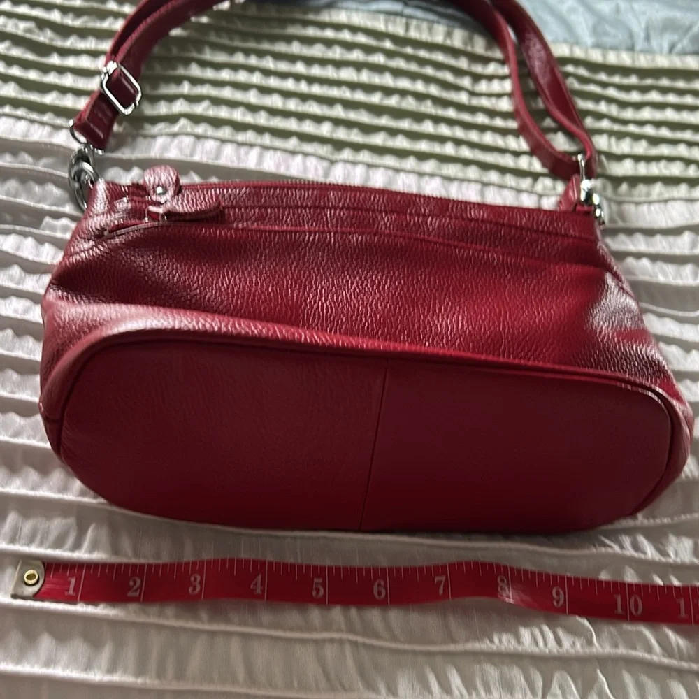 Chic Red Crossbody Bag - Picture 4 of 7